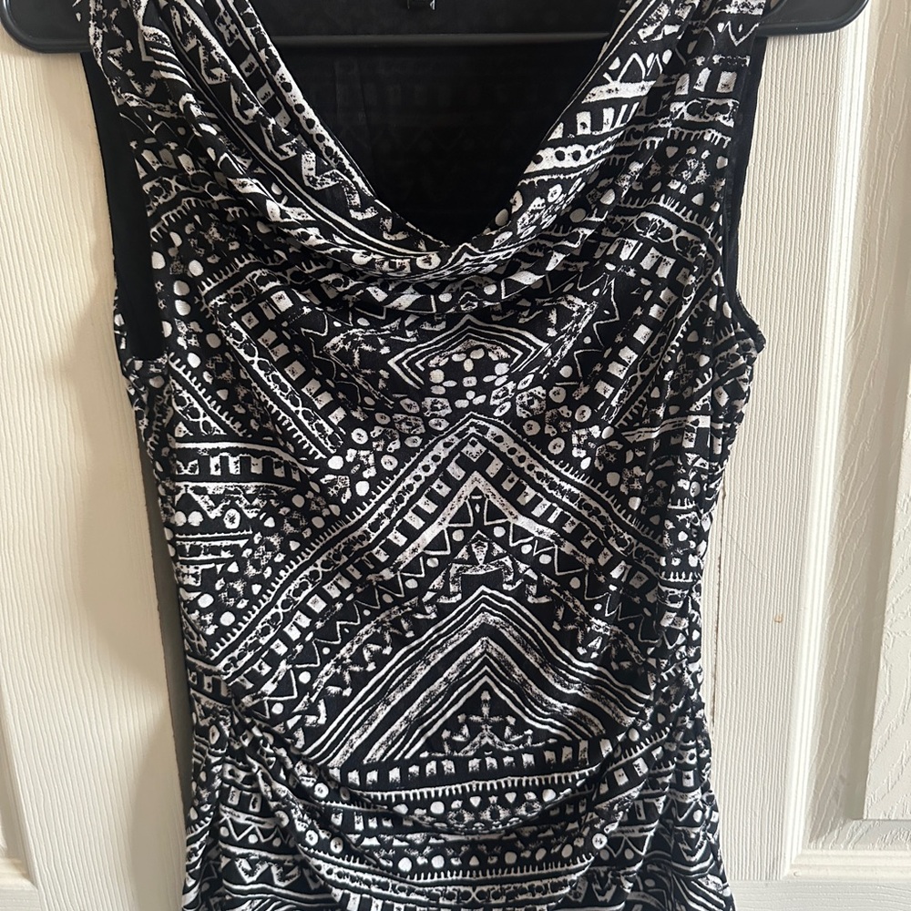Cable & Gauge Black and White Graphic Ruched Tank Top